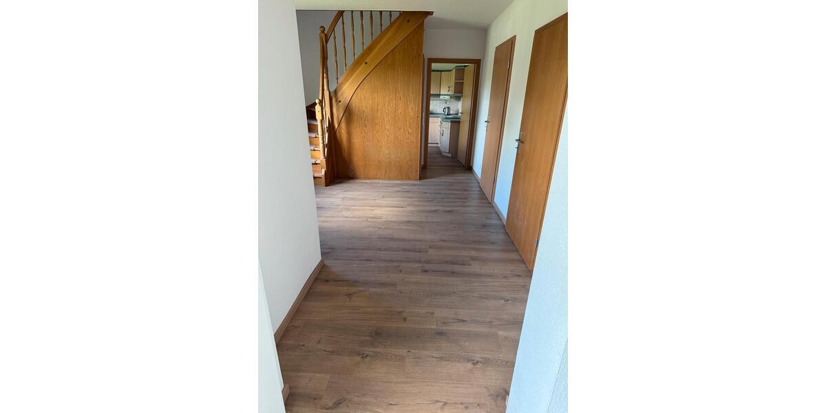 Einfamilienhaus Elsterwerda - 4 Zimmer, 90 m&sup2;, 1.100&euro; | Angebot:26675340