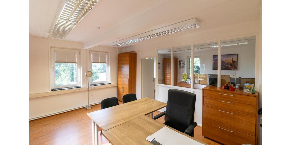 Kompaktes Büro in Korschenbroich – modern, hell zimmer