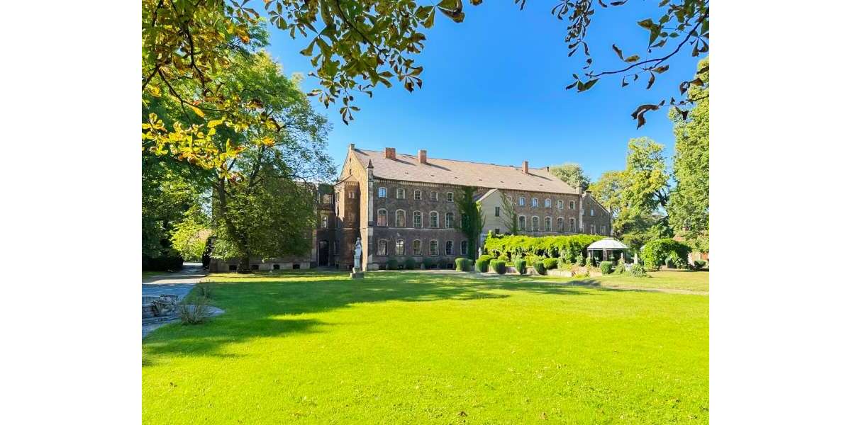 Einfamilienhaus Reichenbach - 75 Zimmer, 2.296 m&sup2;, 2.800.000&euro; | Angebot:27200520