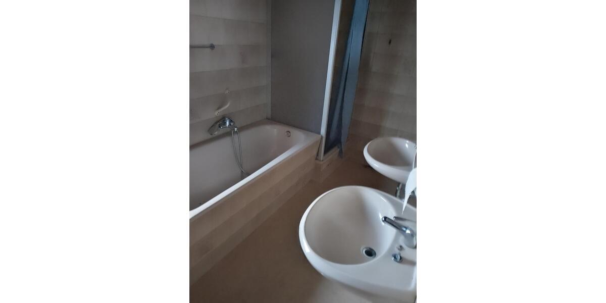 Etagenwohnung Hankensbüttel - 4 Zimmer, 120 m&sup2;, 899&euro; | Angebot:24663088
