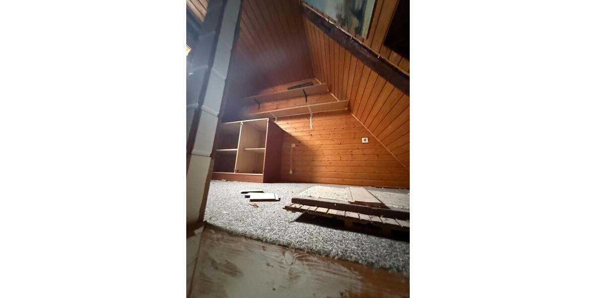 Großes Sieben-Zimmer-Reihenmittelhaus in Massivbauweise | 120 m² 7 zimmer