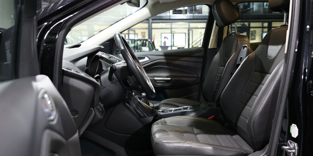 Ford Kuga 2.0 TDCI 4x4 TITANIUM / LEDER / NAVI+ 90.000 km 13.444 &euro; Hamm 59077