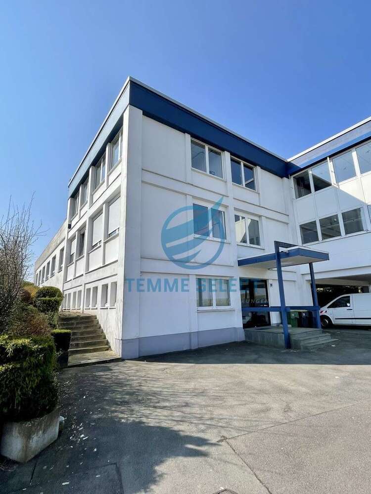 Büro in Meinerzhagen 1.400 € 243 m²