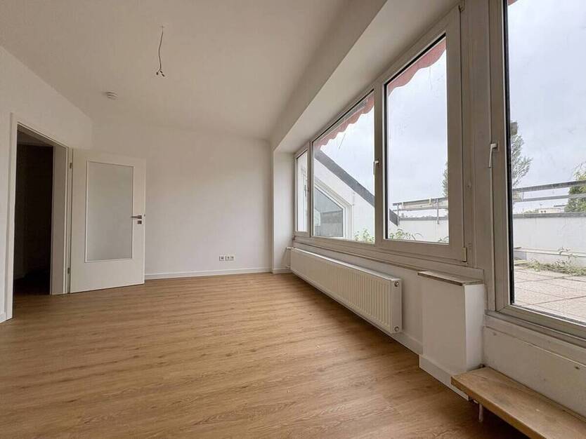 Umfassend sanierte 3-Zimmer-Wohnung mit Balkon in Düsseldorf-Niederkassel