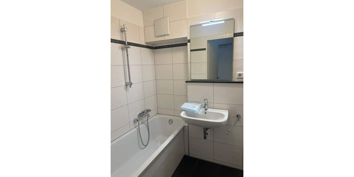 Etagenwohnung Düsseldorf Flingern Süd - 4 Zimmer, 100 m&sup2;, 1.500&euro; | Angebot:25606741