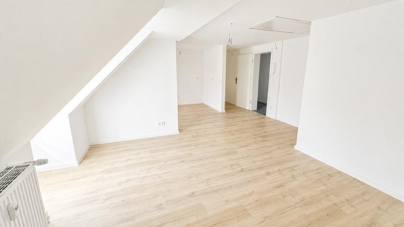 Dachgeschoßwohnung Erfurt - 2 Zimmer, 58 m&sup2;, 700&euro; | Angebot:26283616