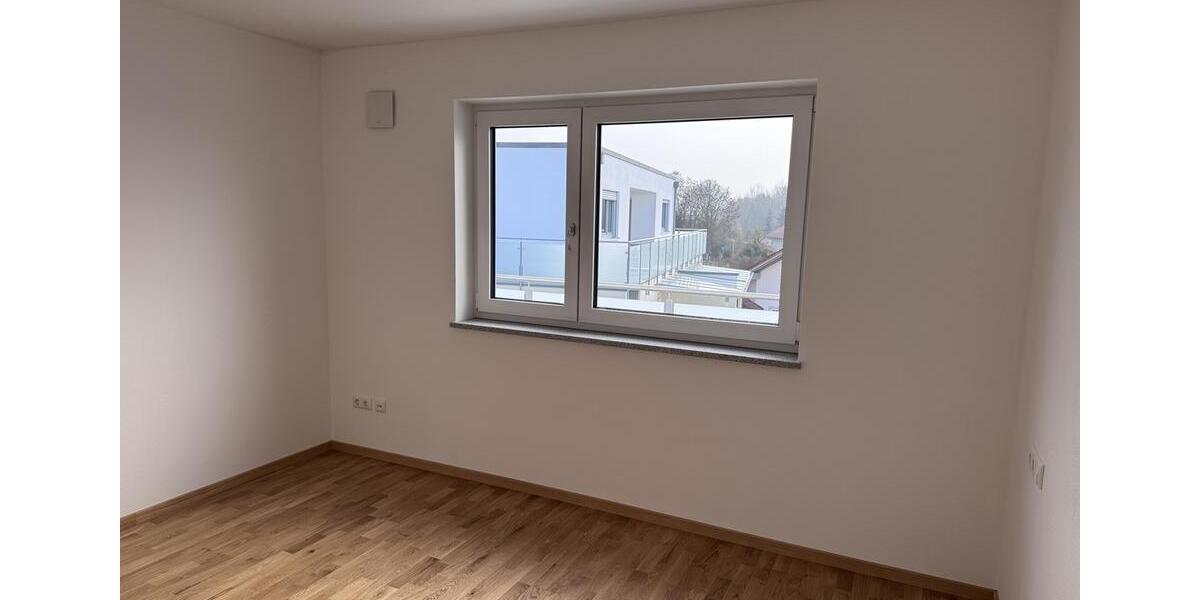 Einfamilienhaus Deggendorf - 3 Zimmer, 129 m&sup2;, 1.390&euro; | Angebot:25177514