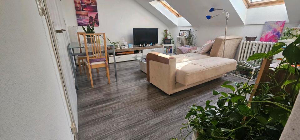 Dachgeschoßwohnung Kassel Vorderer Westen - 2 Zimmer, 34 m&sup2;, 270&euro; | Angebot:25407881