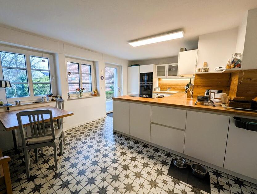 von PRIVAT - großzügig und wertig - Haus in Möhnesee-Körbecke