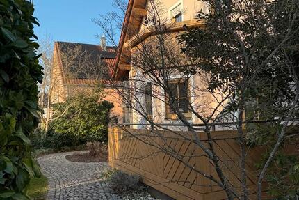 Haus Regensburg Brandlberg - 7 Zimmer, 200 m&sup2;, 2.400&euro; | Angebot:25442062