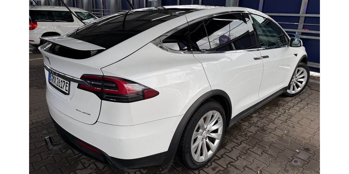 Tesla Model X 153.000 km 39.000 &euro; Berlin 10178