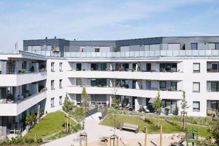 Familie gesucht! Oben wohnen, viel Platz in vier Räumen! 4 zimmer