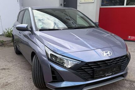 Hyundai i20 30.143 km 13.800 &euro; Berlin 13156