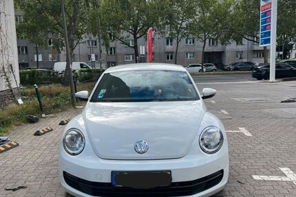 VW Beetle 154.115 km 8.900 &euro; Berlin 10823