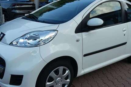 Peugeot 107 32.500 km 6.990 € Schneeberg 08289