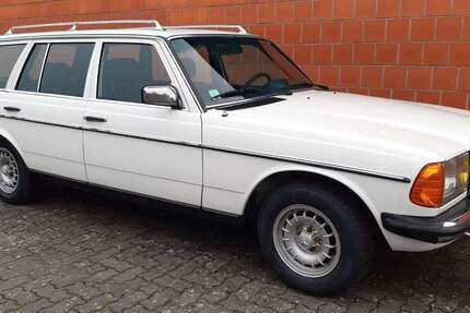 Mercedes-Benz 240 216.000 km 19.500 &euro; Karlshöfen (30 km. nördl.von Bremen) 27442