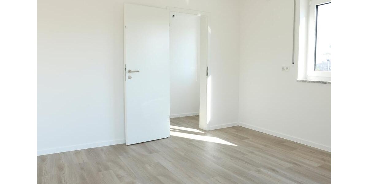 Etagenwohnung Maxhütte-Haidhof Haidhof - 4 Zimmer, 117 m&sup2;, 1.250&euro; | Angebot:24549843