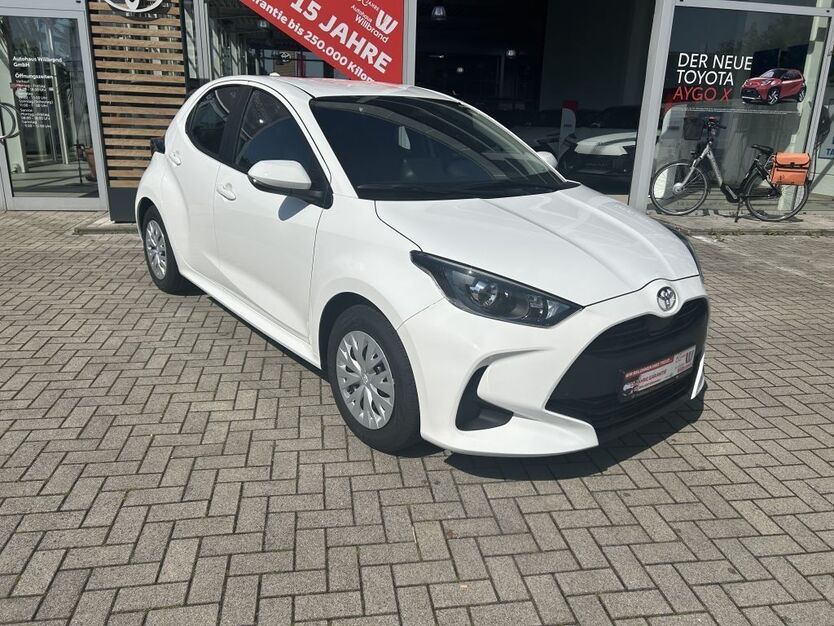 Toyota Yaris 4.000 km 23.500 € Steinfurt-Borghorst 48565