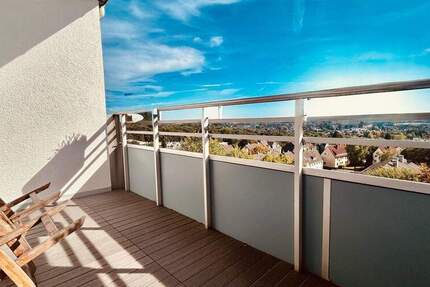 Elegante Etagenwohnung mit Panoramablick, zwei Balkonen und Aufzug! 3 zimmer