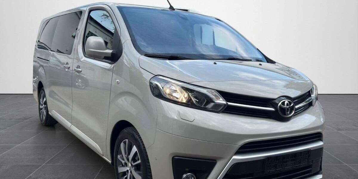 Toyota Proace 123.500 km 25.490 &euro; München 81249
