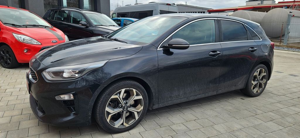 Kia ceed / Ceed 145.500 km 13.990 &euro; Freiburg 79108