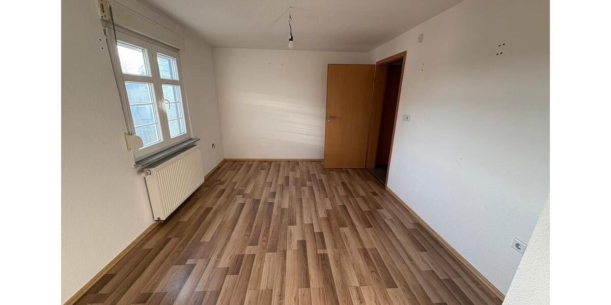 Wohnung zu Vermieten in Eisenberg 3ZKB 3 zimmer
