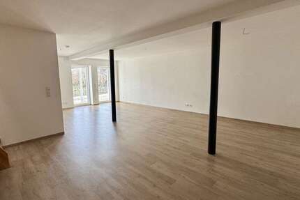 Haus zum Mieten in Kirchheim in Schwaben 1.090 € 115 m² 4 zimmer