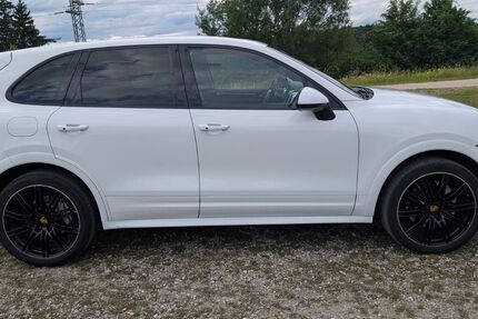 Porsche Cayenne 202.000 km 24.900 &euro; München 81245