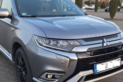 Mitsubishi Plug-in Hybrid Outlander 129.000 km 15.450 &euro; Mainz 55129