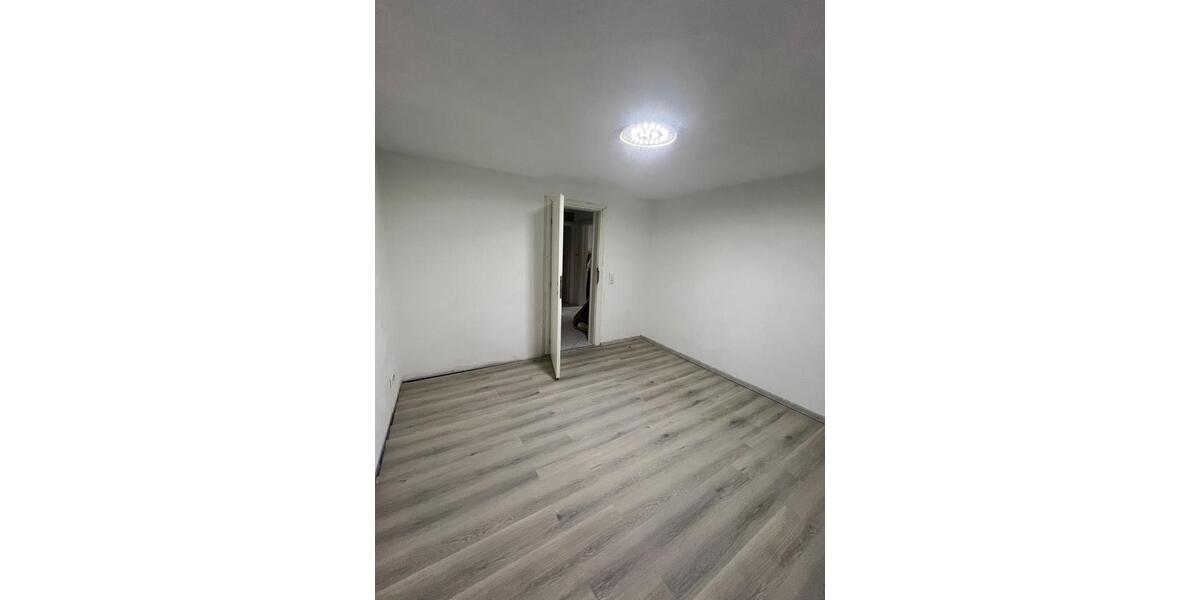Mehrfamilienhaus, Wohnhaus Aichtal - 8 Zimmer, 160 m&sup2;, 1.800&euro; | Angebot:26377079