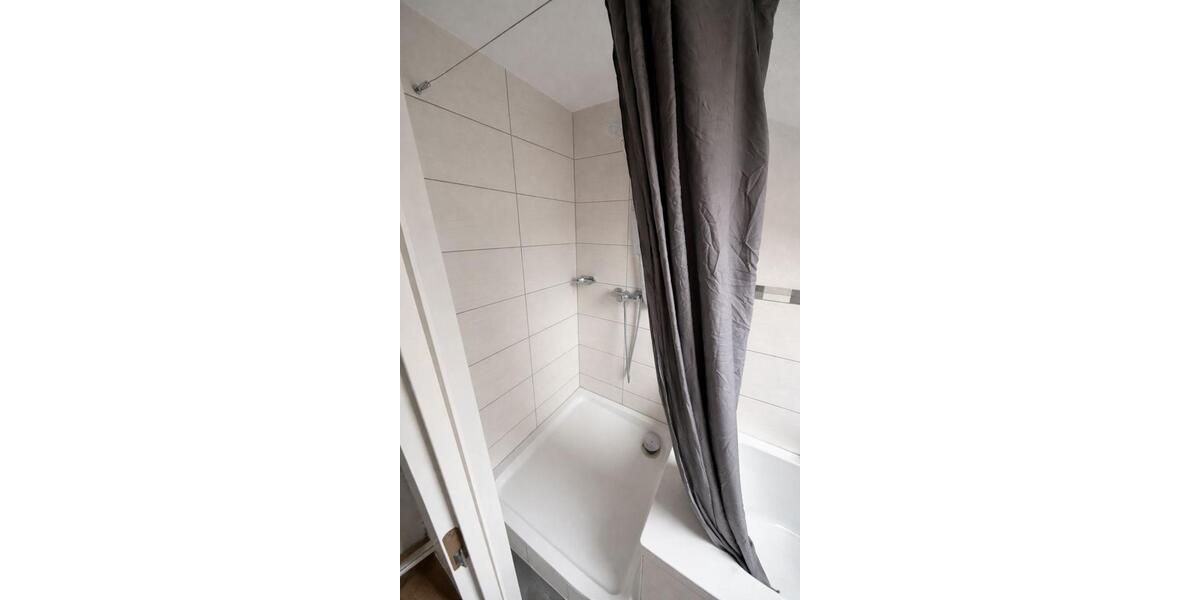 Dachgeschoßwohnung Nürtingen - 3 Zimmer, 70 m&sup2;, 275.000&euro; | Angebot:24605428