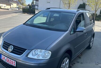 VW Touran 242.000 km 2.500 &euro; Elz 65604