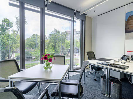 Flexible Arbeitsplätze und Büroräume in Top-Adresse - All-in-Miete