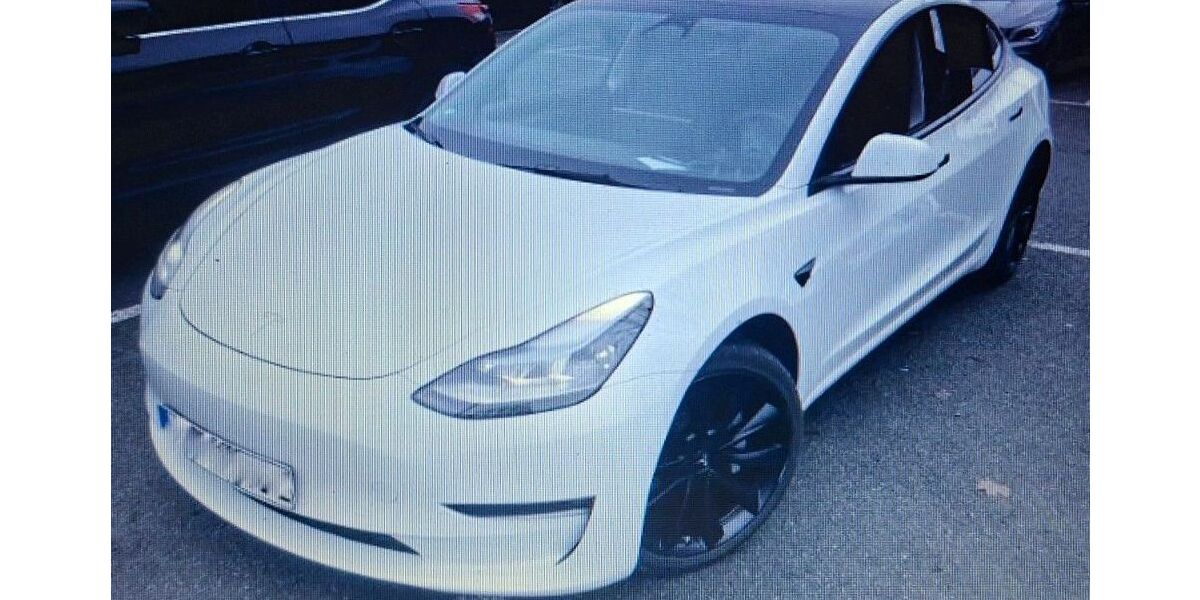 Tesla Model 3 91.000 km 27.999 &euro; Detmold 32758