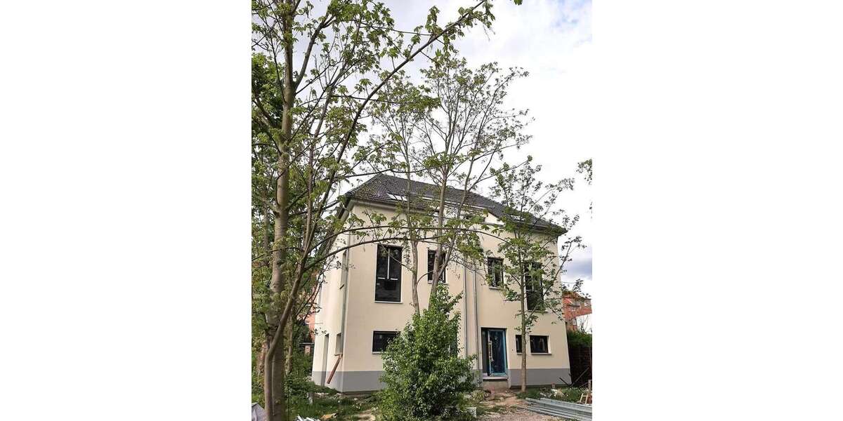 Exklusiv Doppelhaushälfte über 3 Etagen mit Terrasse und Garten 5 zimmer