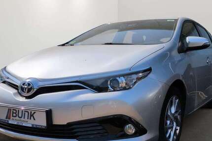 Toyota Auris 49.685 km 13.990 &euro; Völklingen 66333