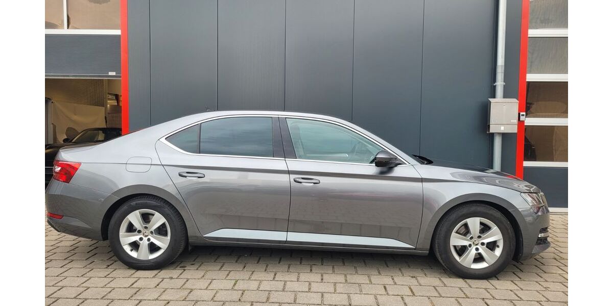 Skoda Superb 168.000 km 17.400 &euro; Puchheim (nähe München) 82178
