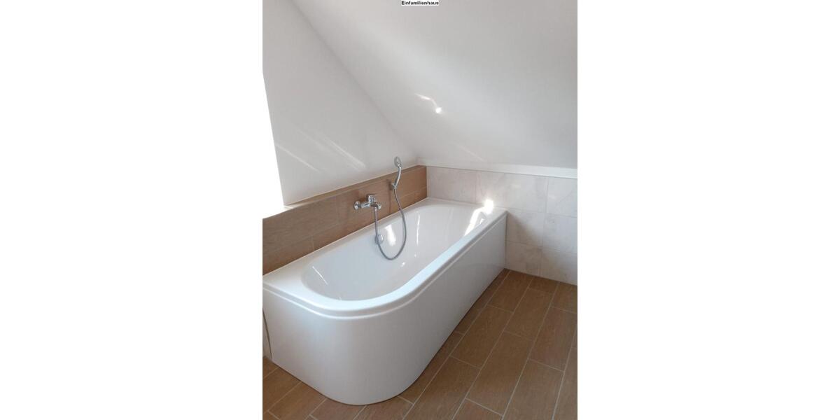Einfamilienhaus Schwerin Friedrichsthal - 8 Zimmer, 222 m&sup2;, 670.000&euro; | Angebot:26355574