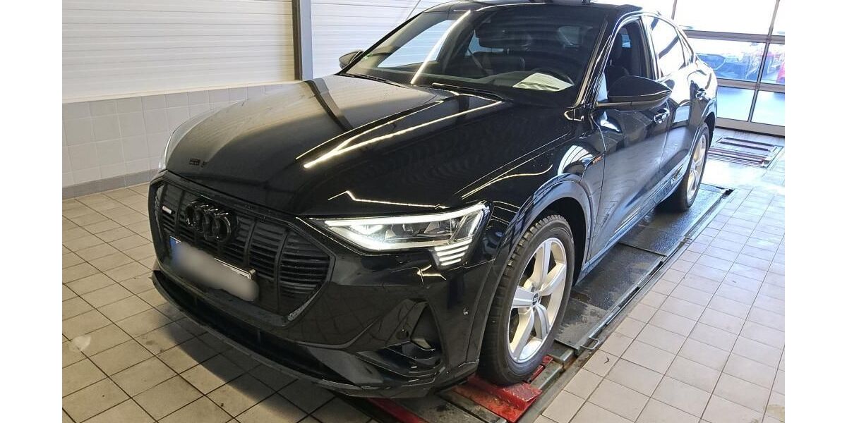Audi e-tron 33.469 km 40.825 &euro; Hagen 58091