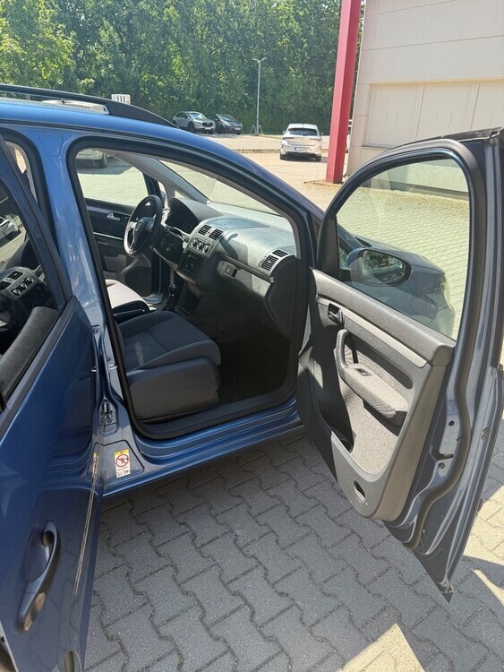 VW Touran 142.500 km 5.750 € Berlin 10178