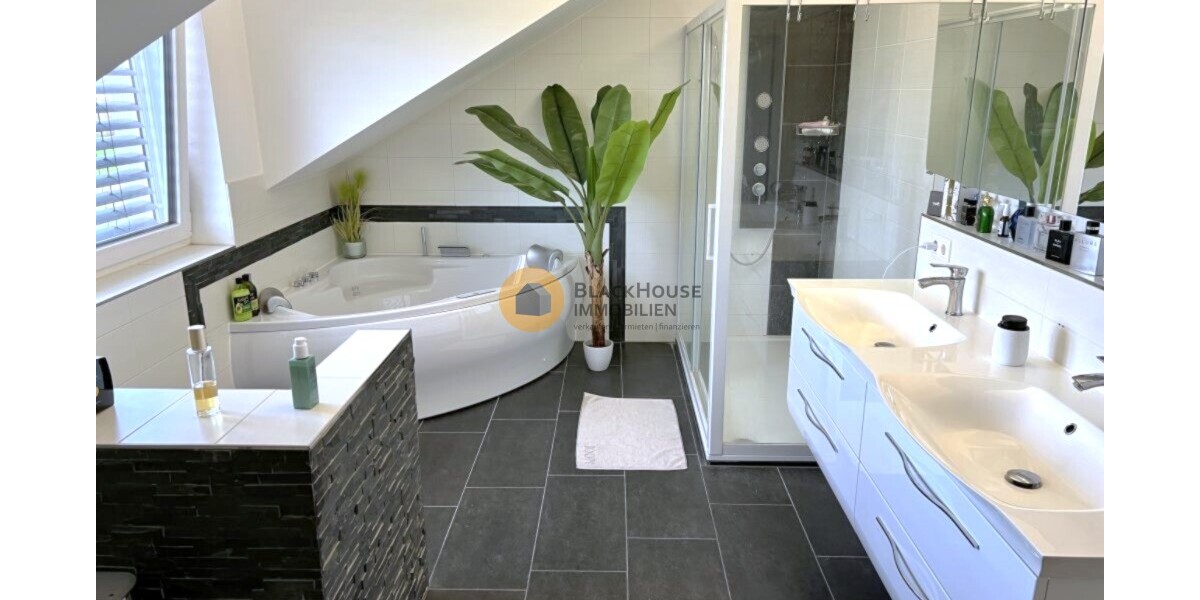 Rooftop-Penthouse mit 2 Garagen- und 2 Aussenstellplätzen - Einfamilienhaus Wettstetten | Angebot:26652679