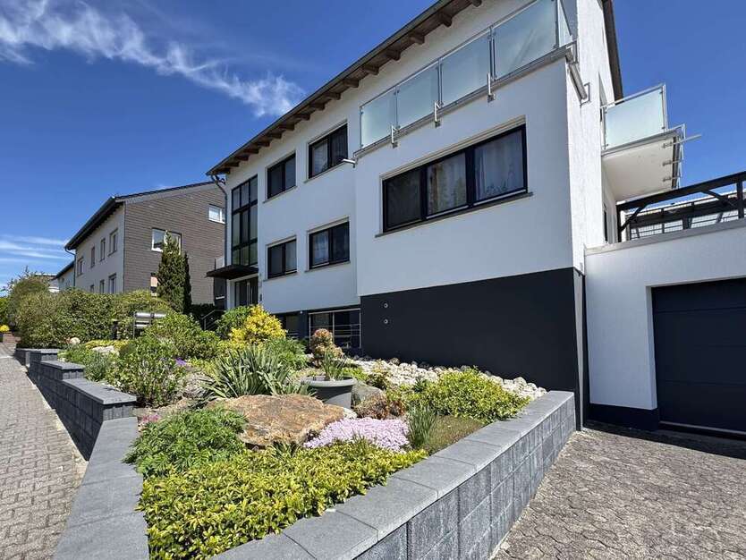 Haus zum Kaufen in Taunusstein 685.000 € 298.27 m²