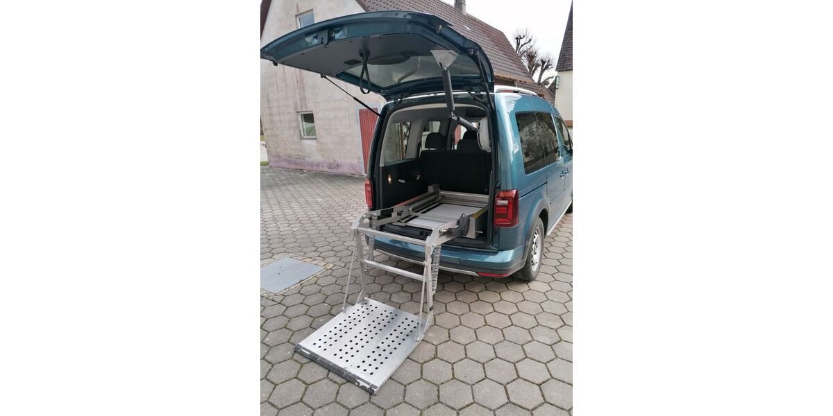 VW Caddy 125.000 km 22.999 &euro; Velden 92135