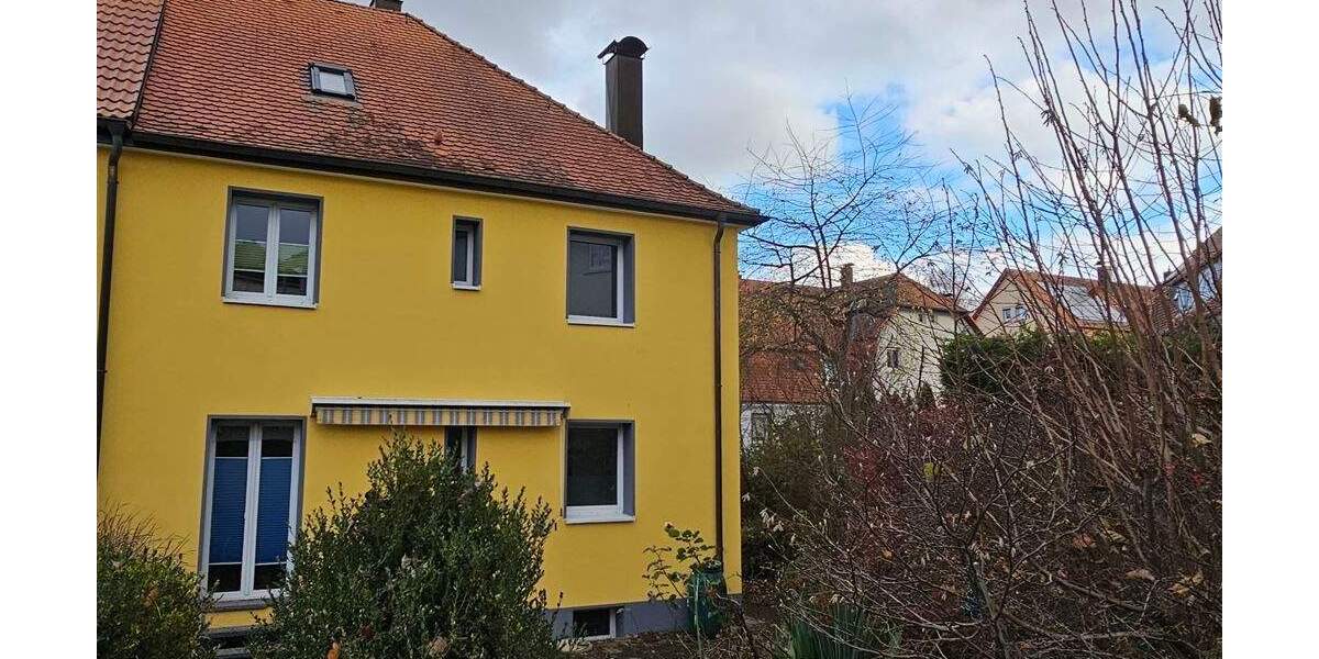 Ruheoase und doch mittendrin: Reihenendhaus zum sofortigen Bezug 6 zimmer