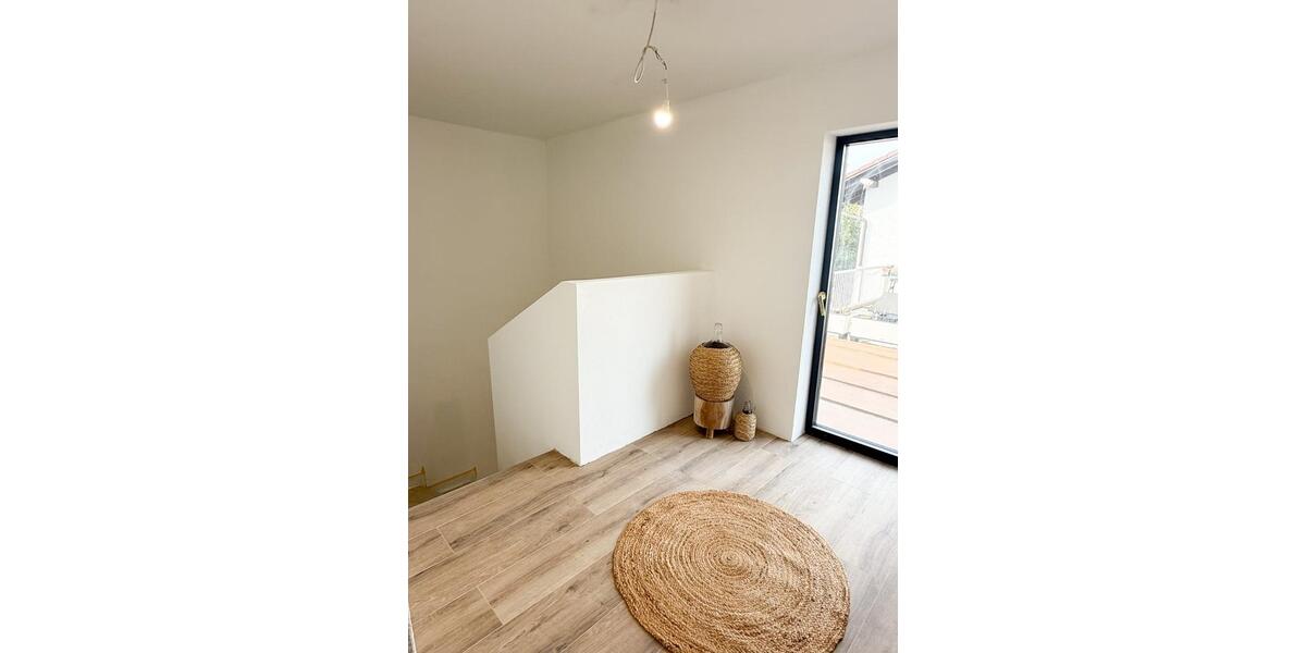 Terrassenwohnung Ismaning - 3.5 Zimmer, 100 m&sup2;, 2.200&euro; | Angebot:25951805