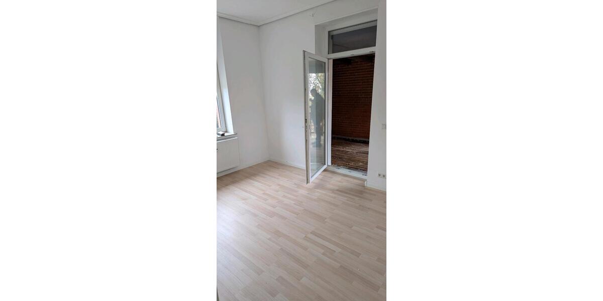 Dachgeschoßwohnung Halle - 3 Zimmer, 85 m&sup2;, 1.000&euro; | Angebot:26315860