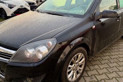 Opel Astra 226.000 km 1.990 &euro; Zwenkau OT Löbschütz 04442