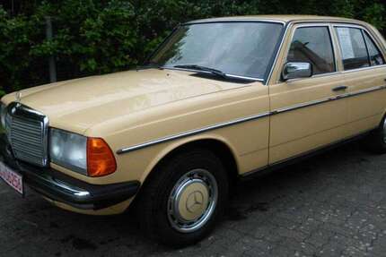 Mercedes-Benz 200 149.500 km 11.900 &euro; Lübeck 23560