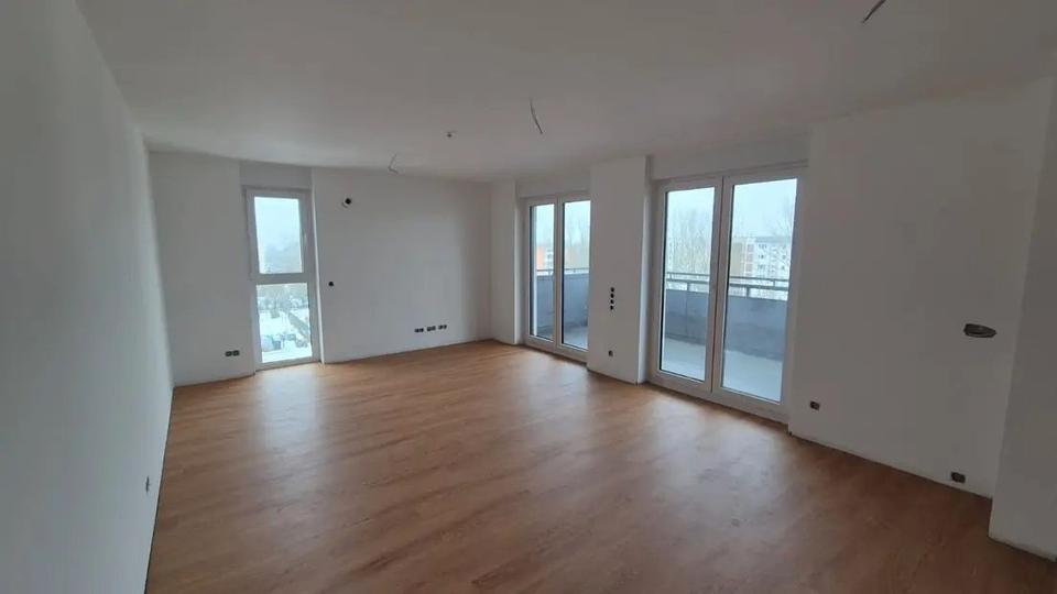 Etagenwohnung Rostock Groß-Klein - 4 Zimmer, 101 m&sup2;, 1.850&euro; | Angebot:26251046