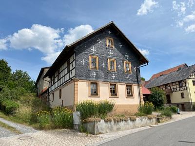 GEMÜTLICH, LÄNDLICH MIT GROßER SCHEUNE - Einfamilienhaus Seßlach | Angebot:26643881
